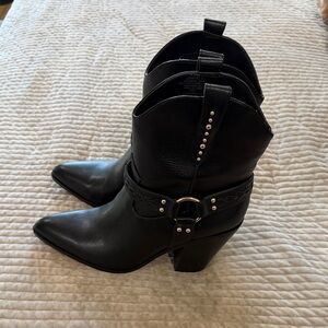Jessica Simpson Black Pointed-Toe Western Ankle Boots with Stud & Ring Detail
